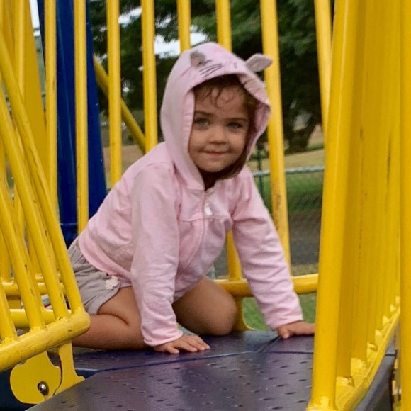 Meet your Poshers Beth & Lala - Picture 3 of 6